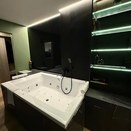 Jacuzzi Old Town Escape Apartment Bucharest Exterior photo