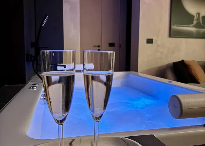 Jacuzzi Old Town Escape