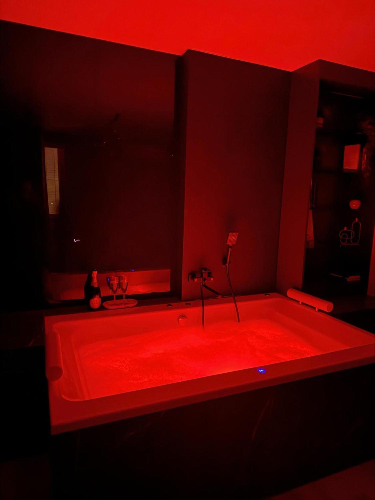 Apartment Jacuzzi Old Town Escape Bucharest